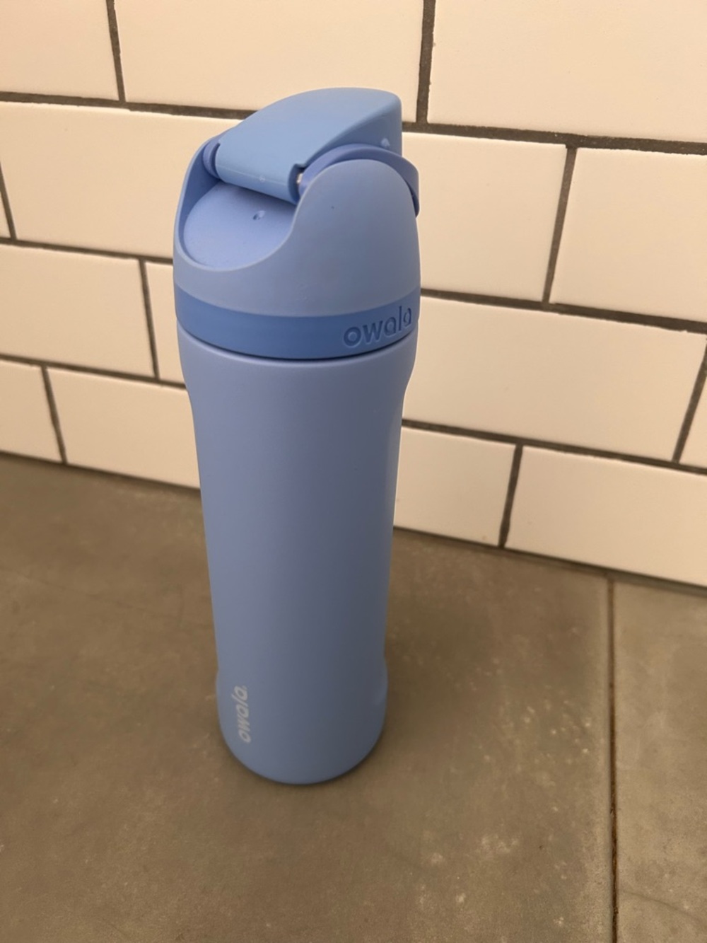 24oz Owala Blue
